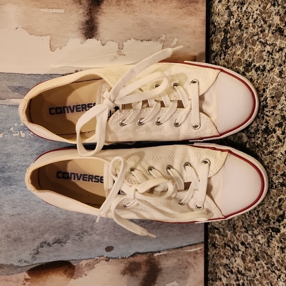 Converse All Stars Size 7 - Picture 2 of 6